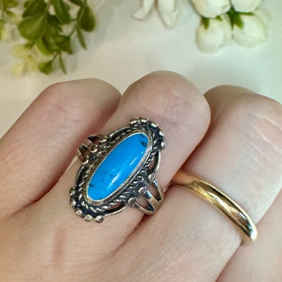 Vintage Beautiful Bright Oval cut Turquoise Handmade Ring Solid Sterling Silver - Picture 11 of 12